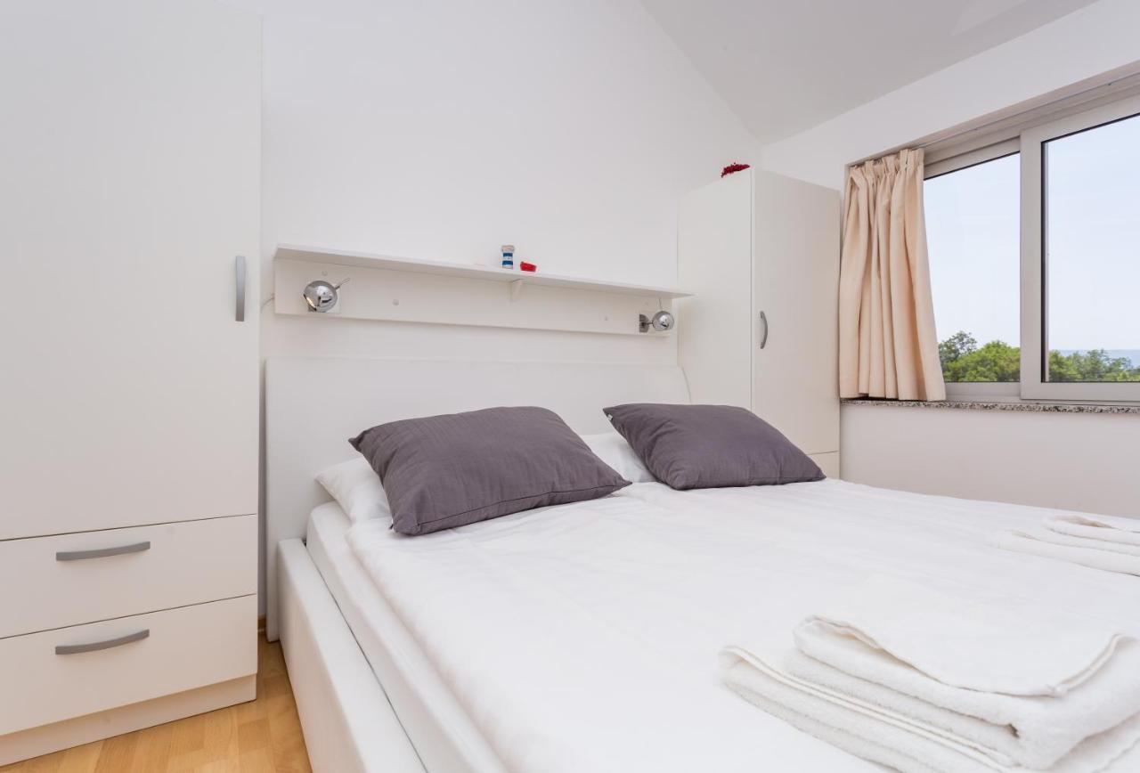 Molnar Resort Apartment Ljiljana Brzac Екстер'єр фото